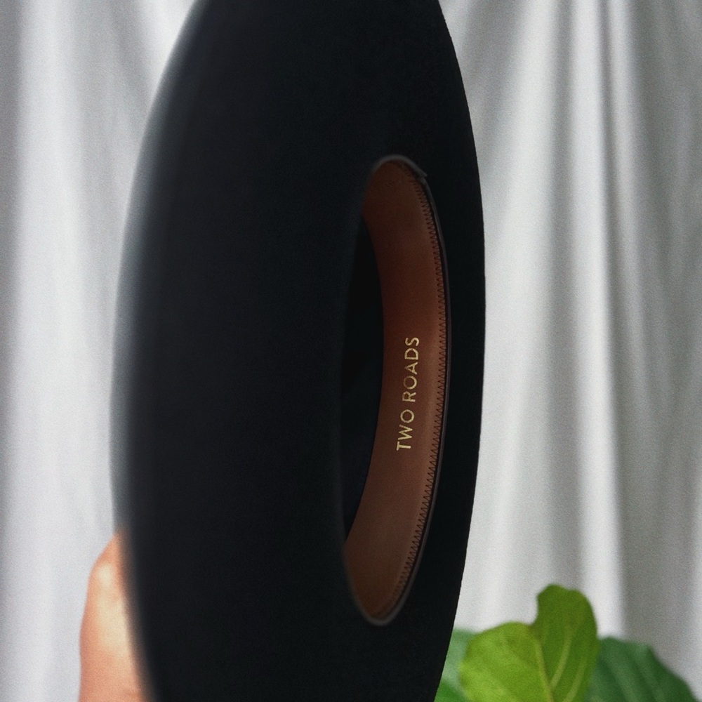 Classic Black Fedora Hat - Picture 3 of 8